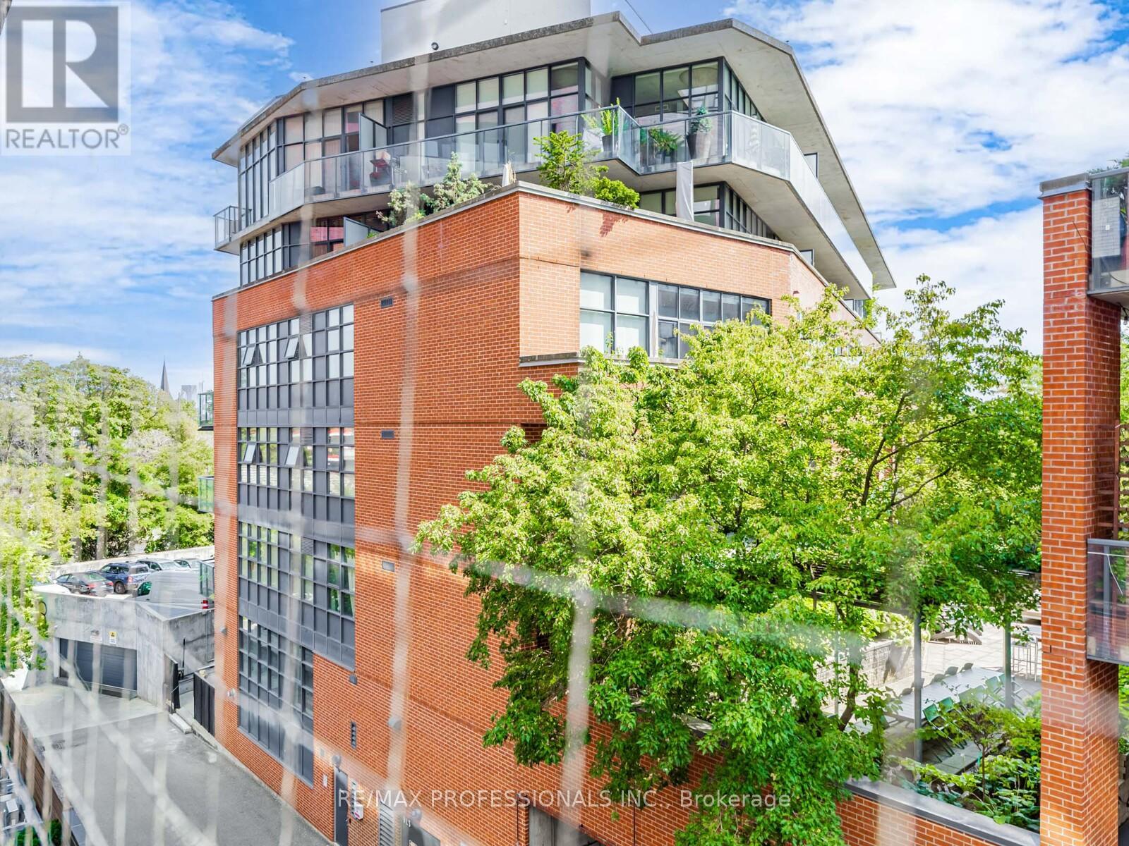 401 - 383 Sorauren Avenue, Toronto, Ontario  M6R 0A4 - Photo 37 - W12396696