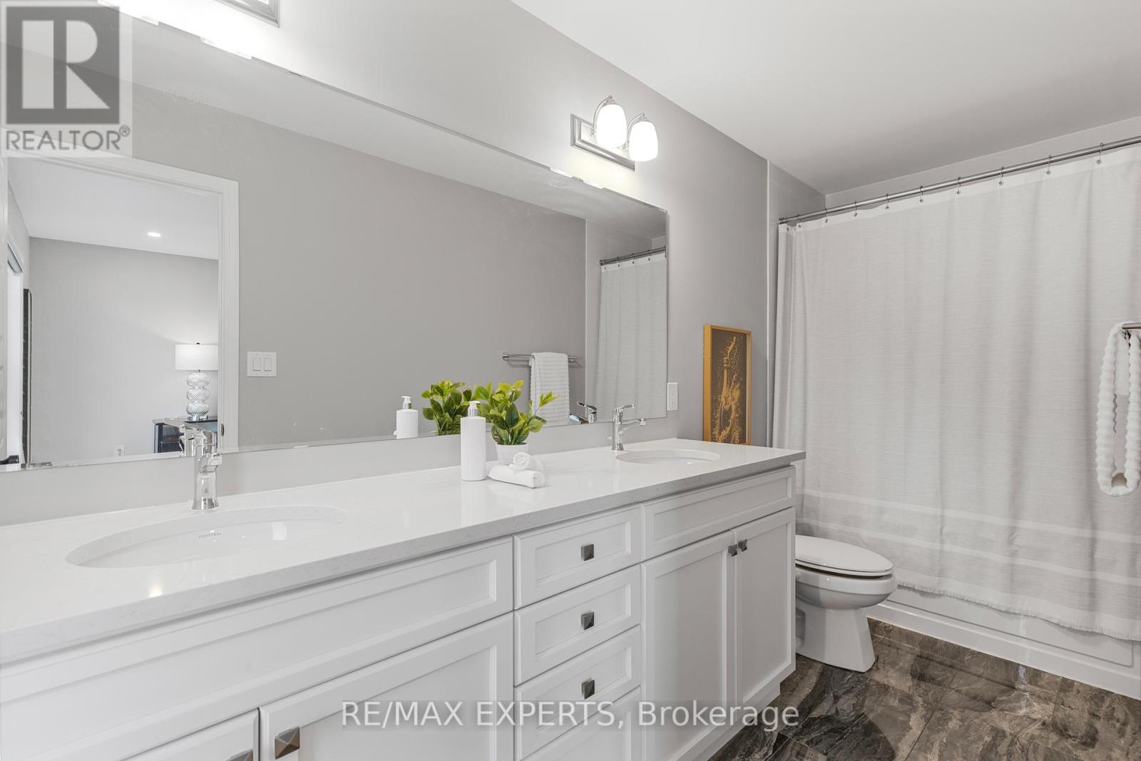 1295 Kovachik Boulevard, Milton (Walker), Ontario  L9E 1W7 - Photo 15 - W12396750
