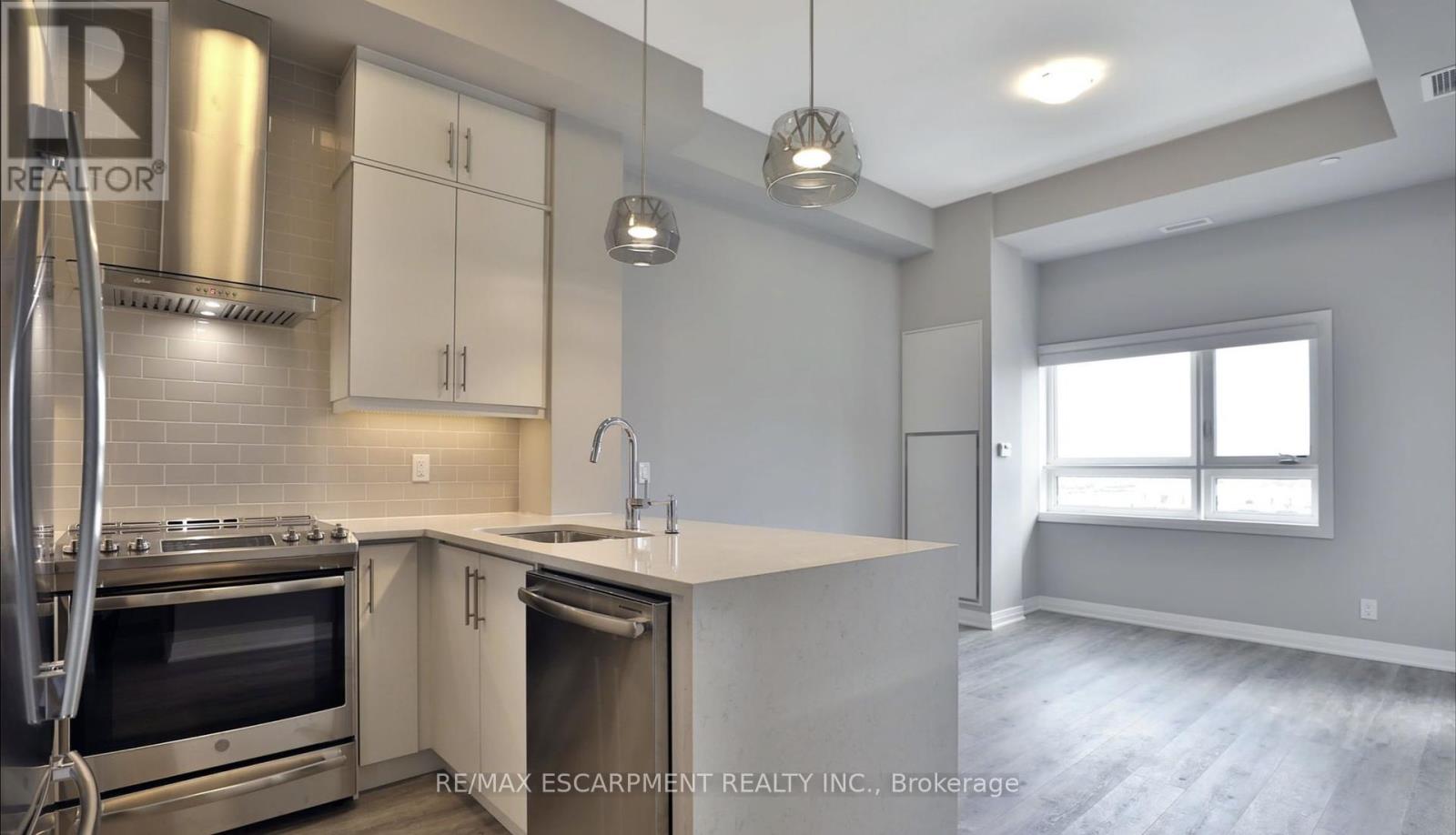 632 - 128 Grovewood Common, Oakville, Ontario  L6H 0K3 - Photo 7 - W12396757