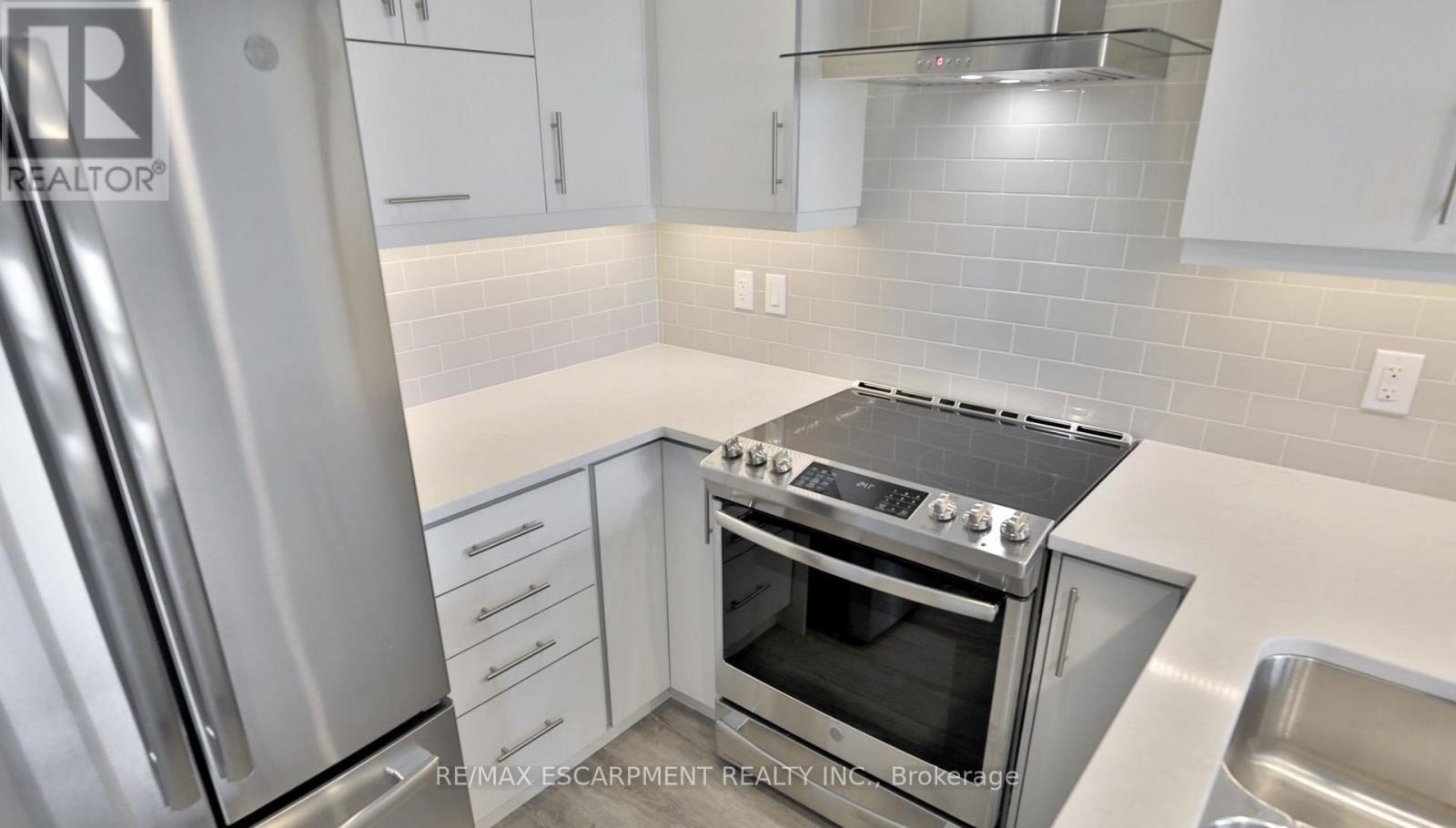 632 - 128 Grovewood Common, Oakville, Ontario  L6H 0K3 - Photo 9 - W12396757