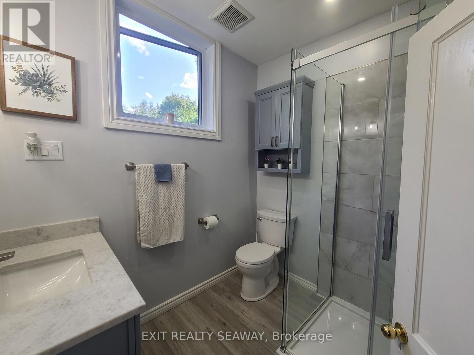 18199 Street Road, South Glengarry, Ontario  K6H 5R6 - Photo 17 - X12396969