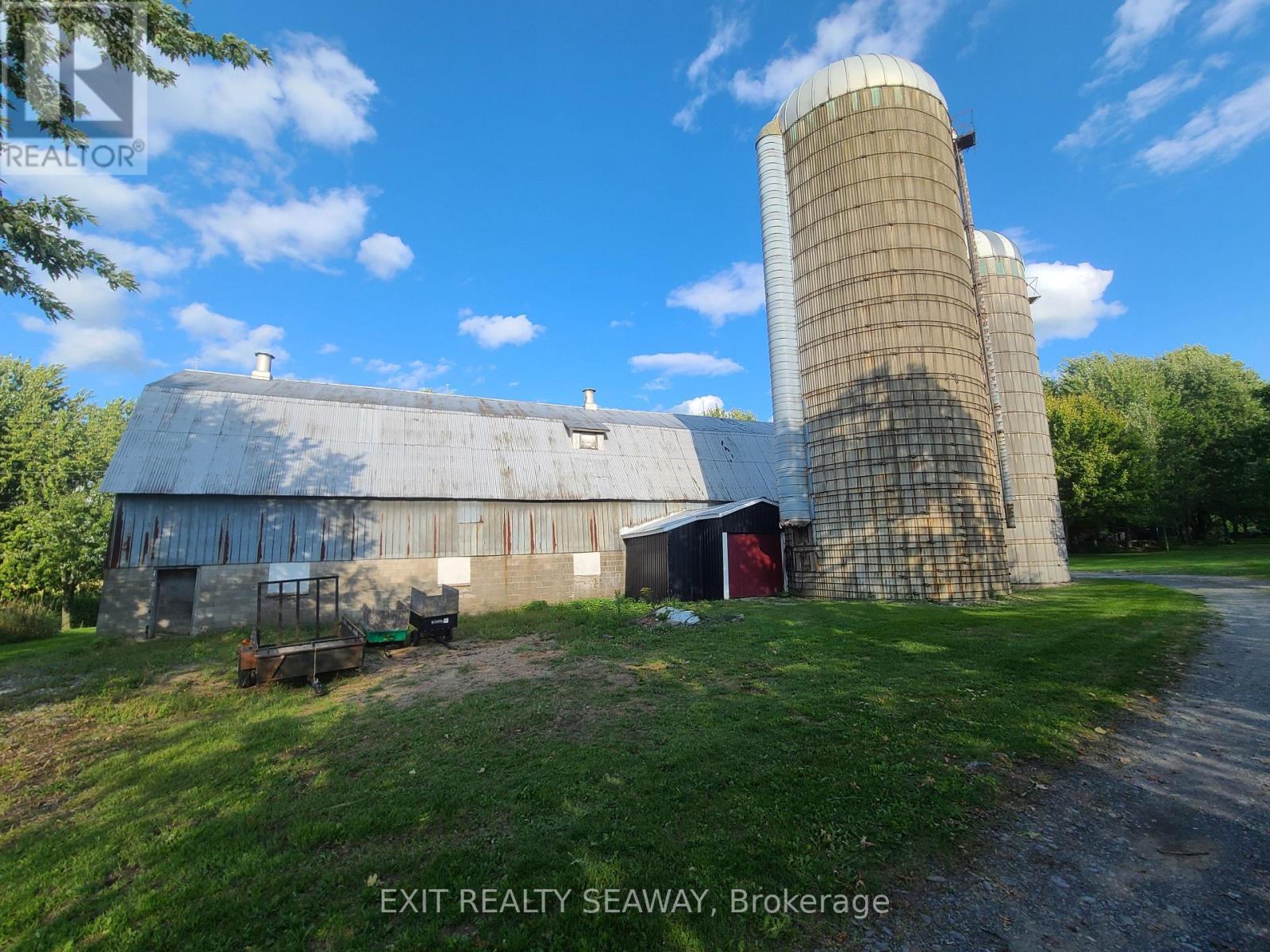 18199 Street Road, South Glengarry, Ontario  K6H 5R6 - Photo 33 - X12396969
