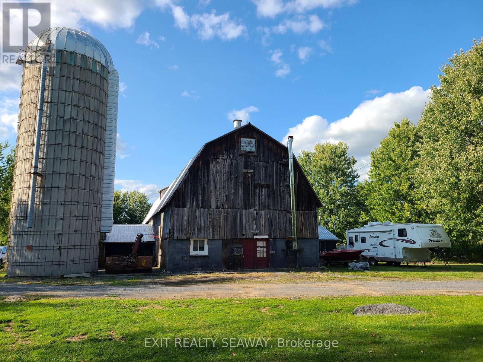 18199 Street Road, South Glengarry, Ontario  K6H 5R6 - Photo 34 - X12396969