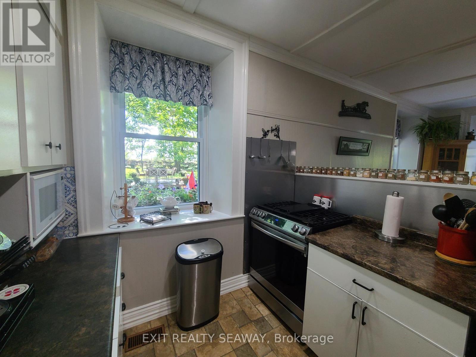 18199 Street Road, South Glengarry, Ontario  K6H 5R6 - Photo 5 - X12396969