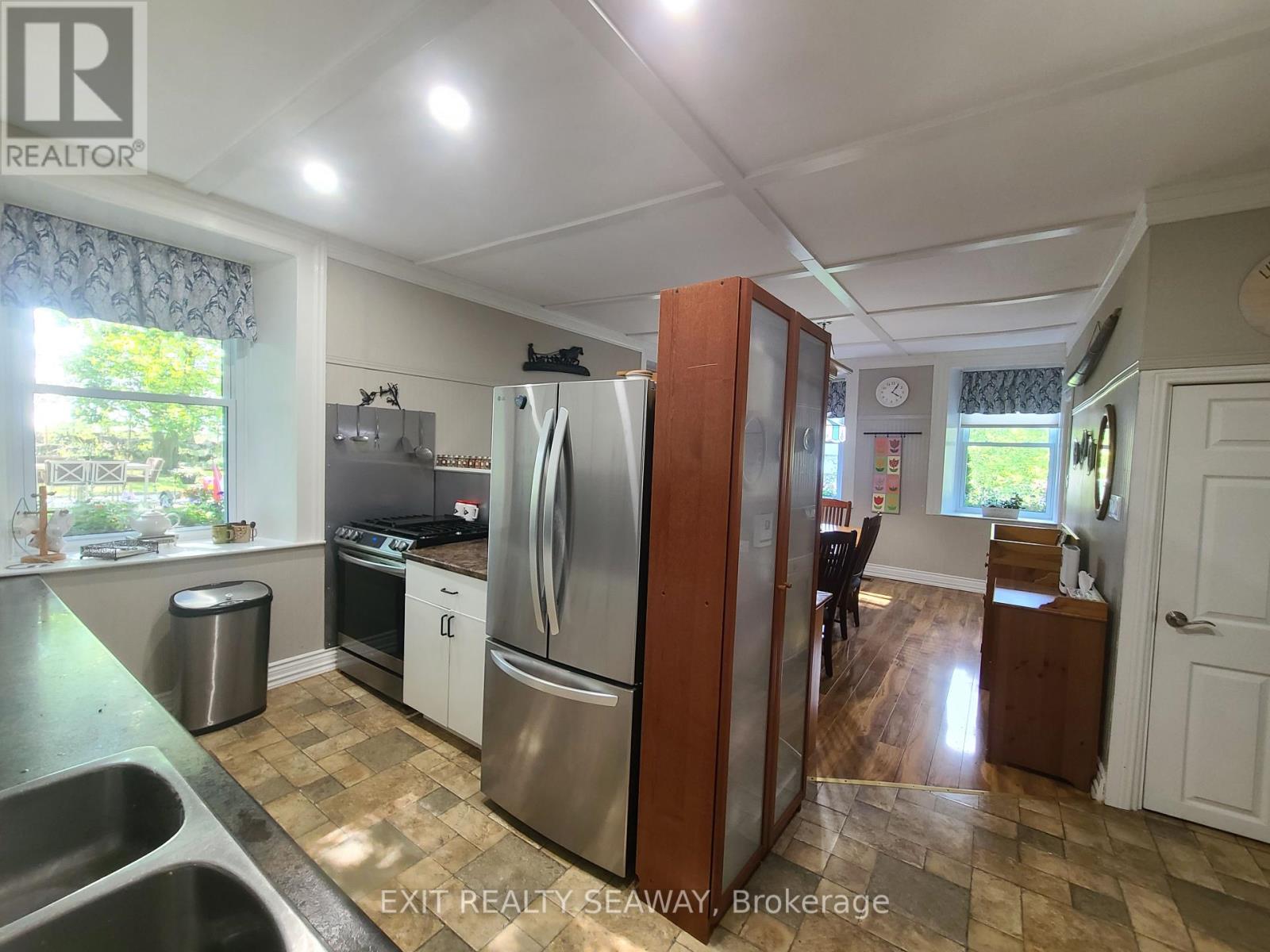 18199 Street Road, South Glengarry, Ontario  K6H 5R6 - Photo 6 - X12396969