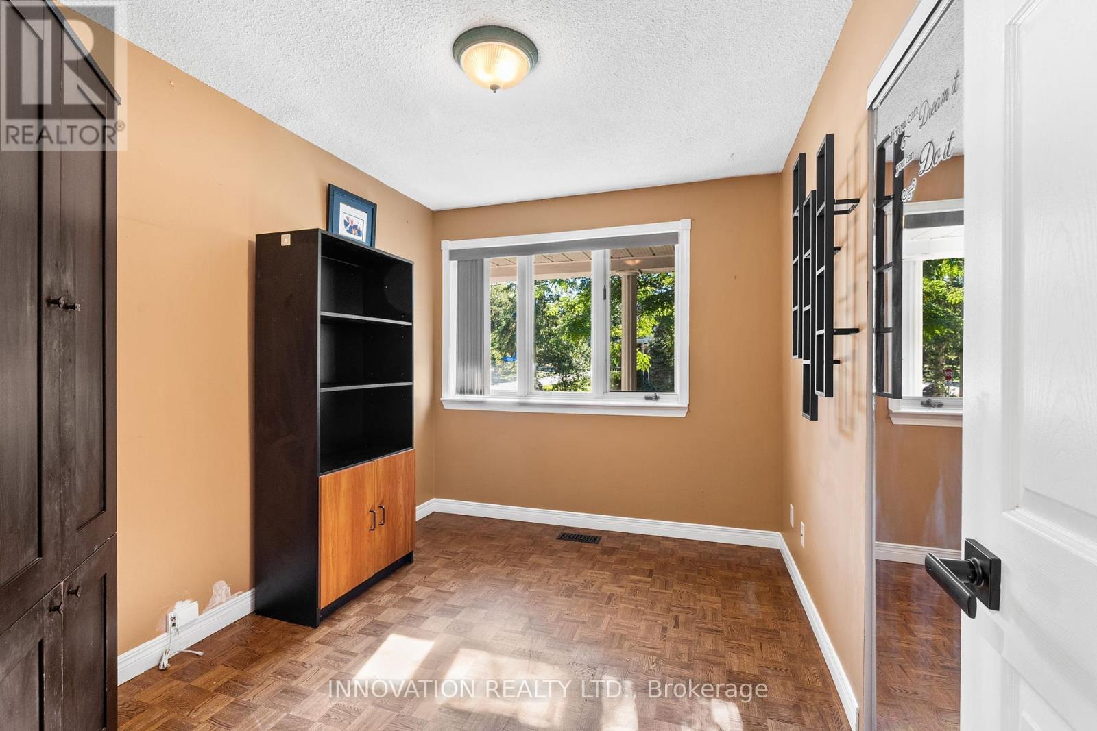 2931 Ahearn Avenue, Ottawa, Ontario K2B 7A2 - Photo 16 - X12396466