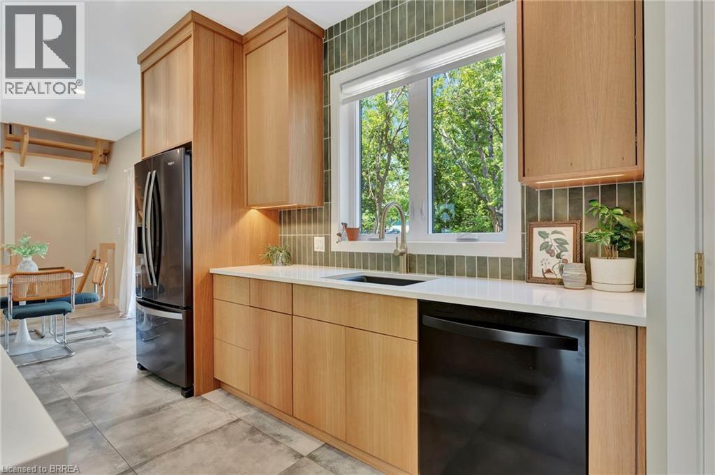 Photo 15 of 50 for 21 North Street