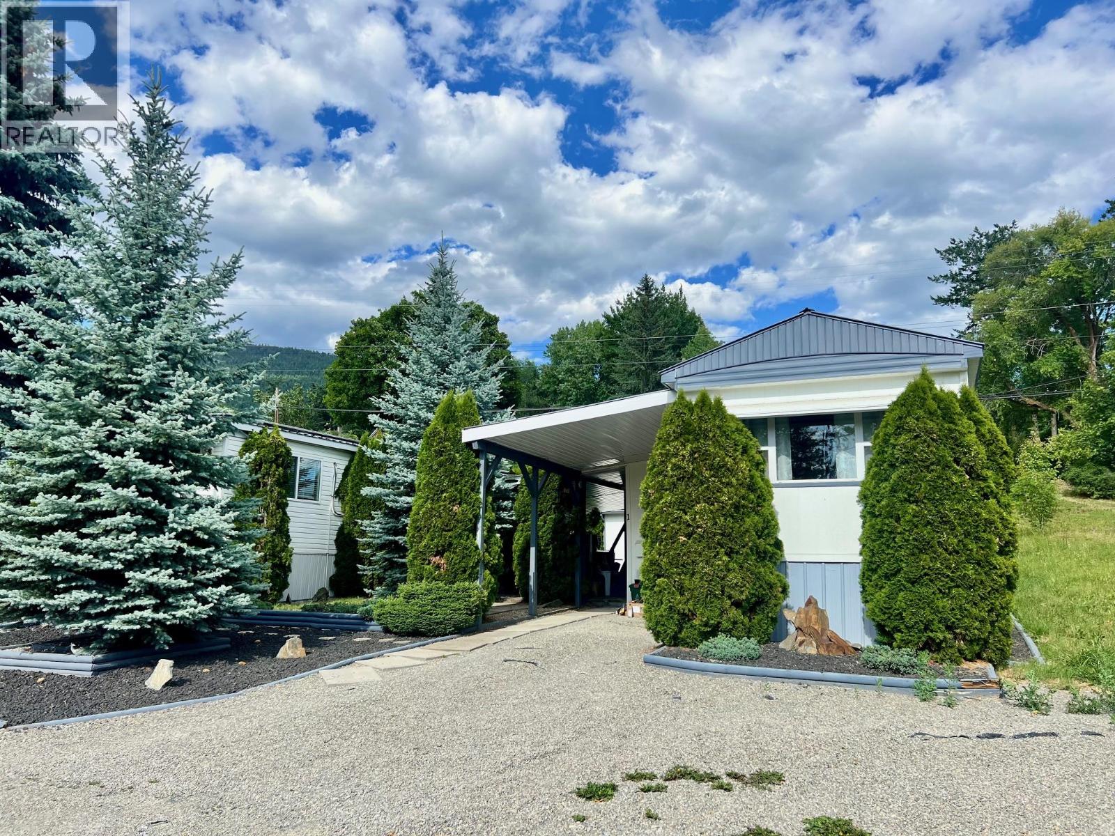 445 6th Avenue N Unit# 1, Creston, British Columbia  V0B 1G3 - Photo 2 - 10354955