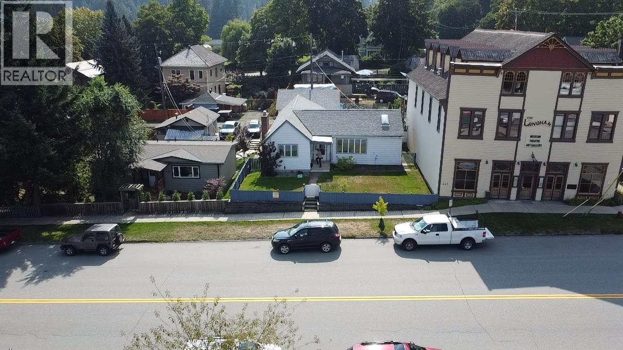 443 A Avenue, Kaslo, British Columbia  V0G 1M0 - Photo 3 - 10361755