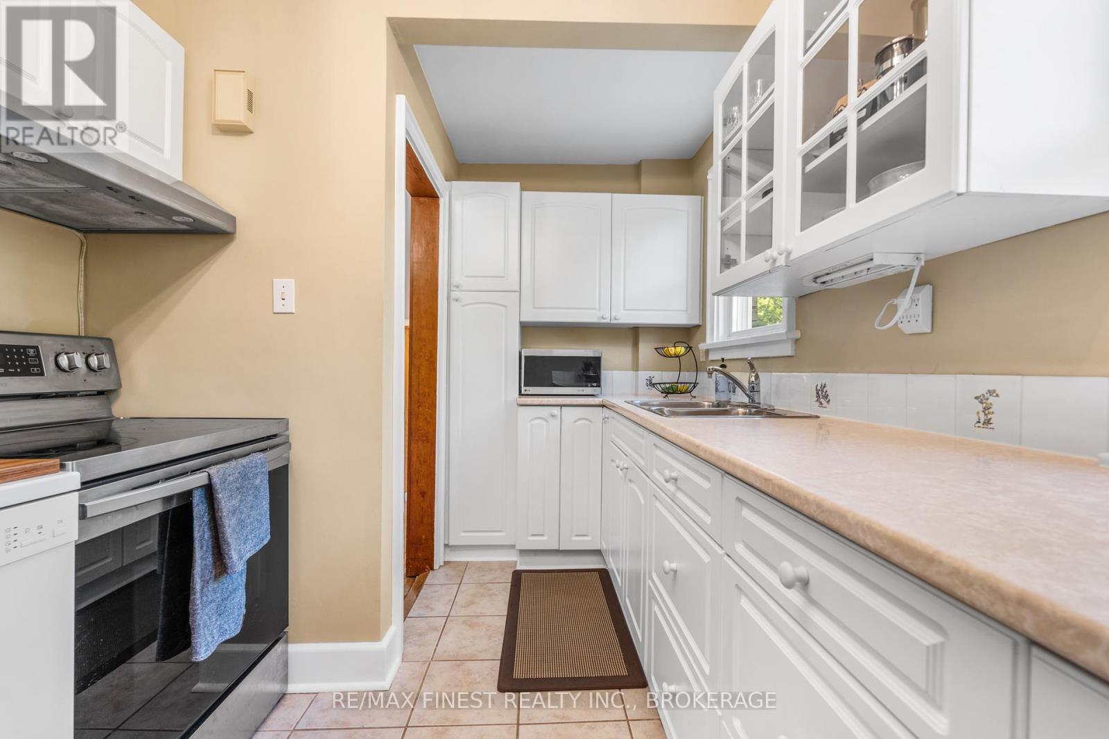 14 Graham Avenue, Kingston, Ontario  K7L 4H3 - Photo 14 - X12397064