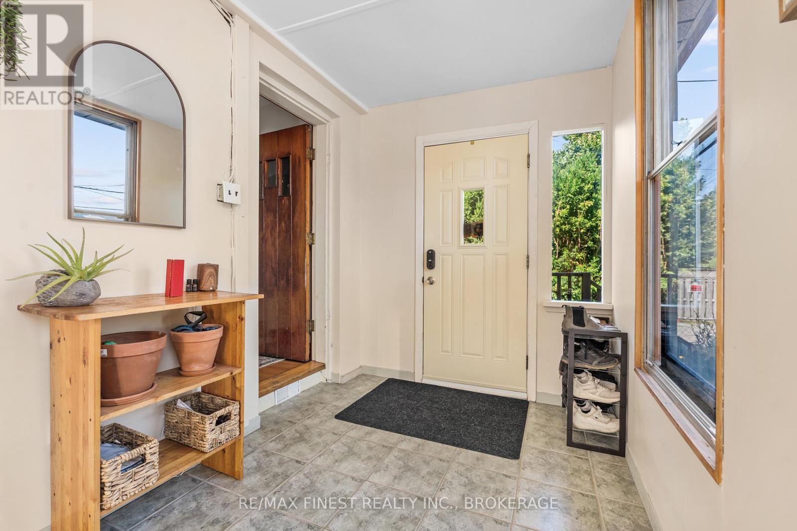 14 Graham Avenue, Kingston, Ontario  K7L 4H3 - Photo 4 - X12397064