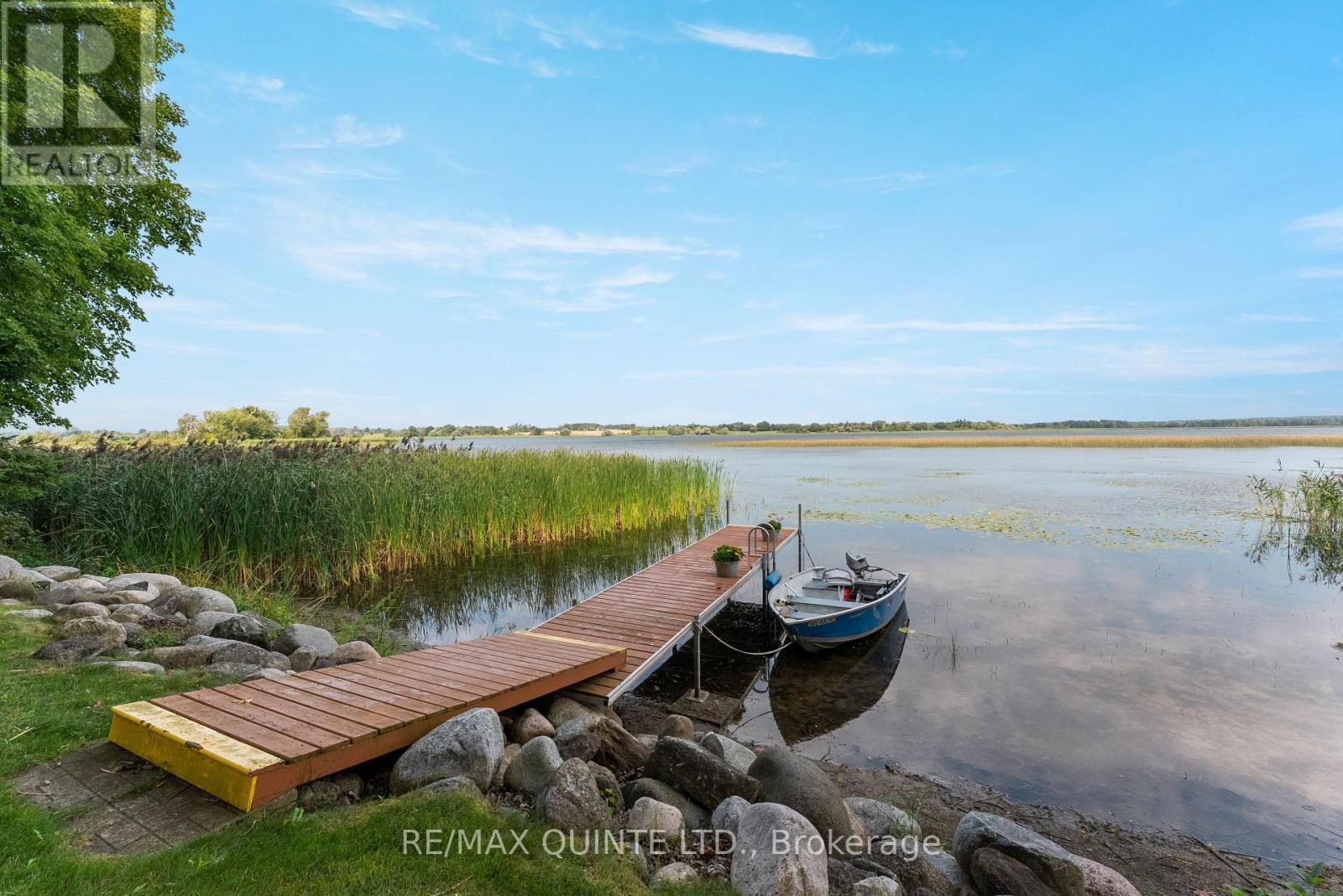 89 Curry Lane, Prince Edward County, Ontario  K0K 1P0 - Photo 2 - X12397030