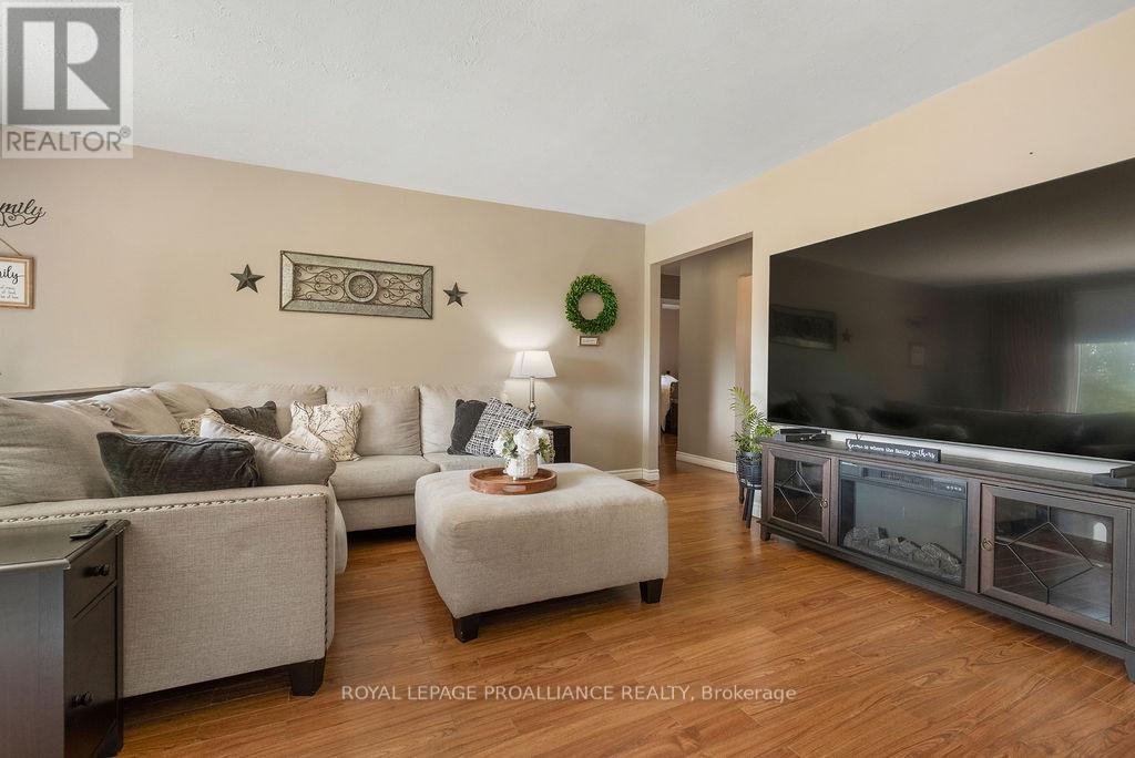 16395 2 Highway, Quinte West (Murray Ward), Ontario  K8V 5P7 - Photo 10 - X12397031