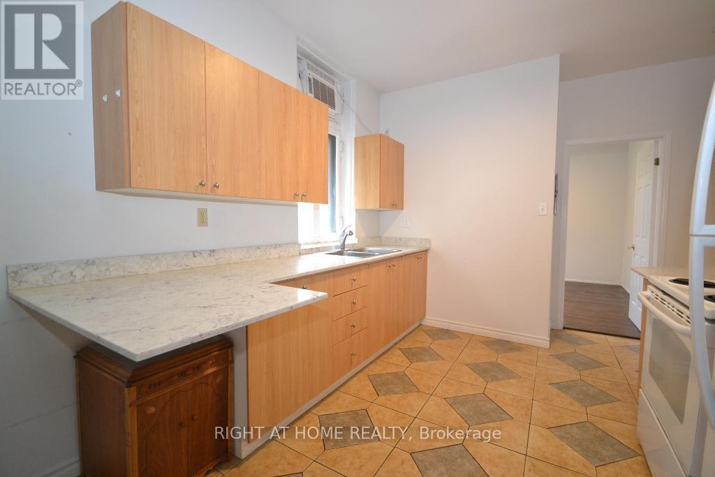 101 - 17 Marlborough Avenue, Ottawa, Ontario  K1N 8E6 - Photo 3 - X12396985