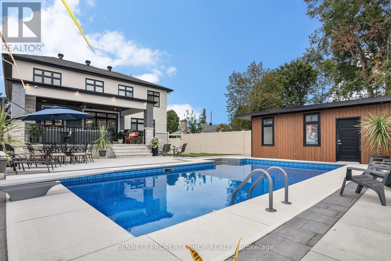 Property at 10 WESTWOOD DRIVE image 2