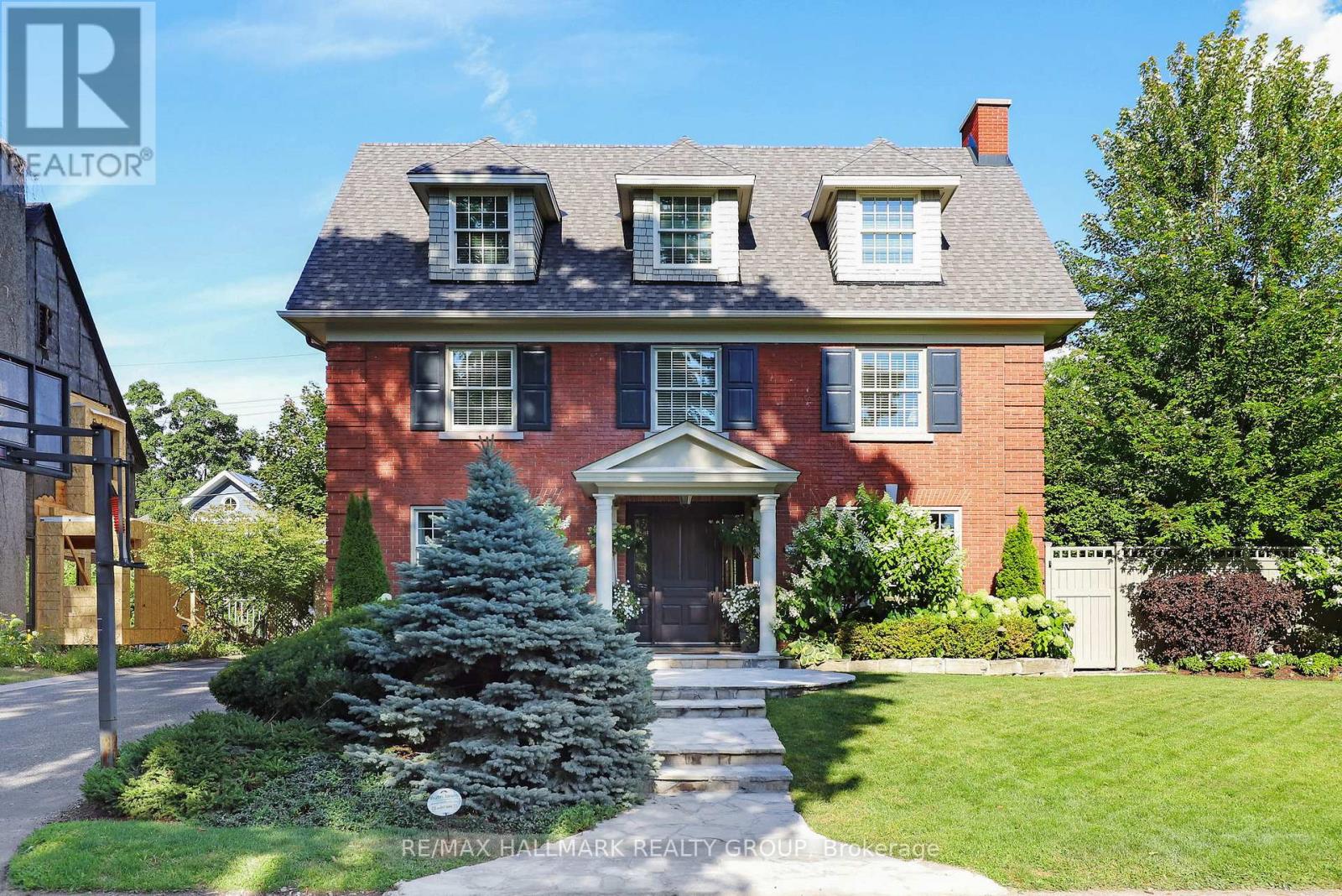525 PICCADILLY AVENUE, ottawa, Ontario
