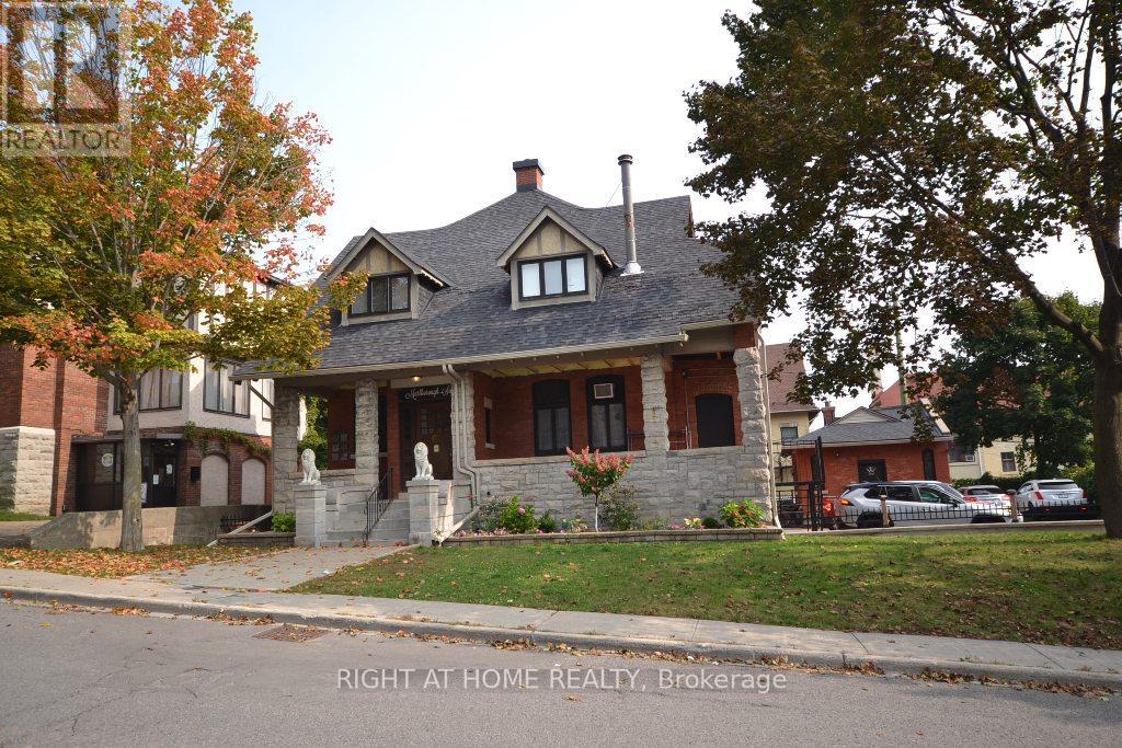 102 - 17 MARLBOROUGH AVENUE, Ottawa, Ontario