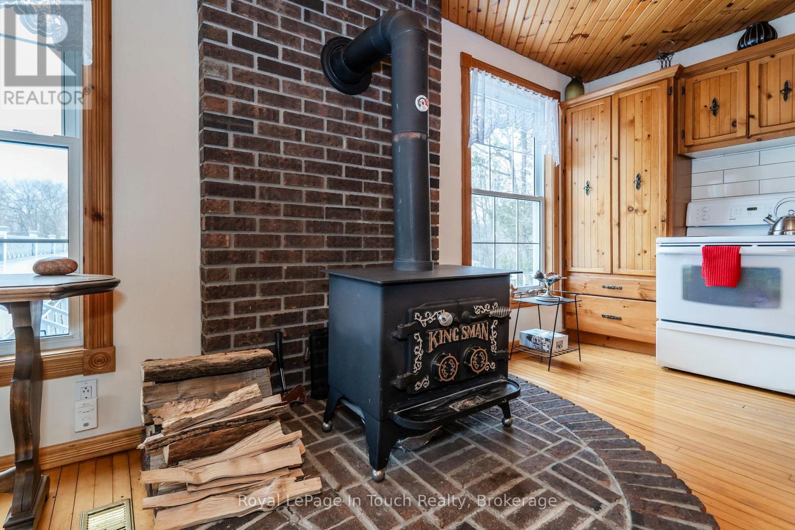 306 Church Street, Penetanguishene, Ontario  L9M 1G5 - Photo 21 - S12397041