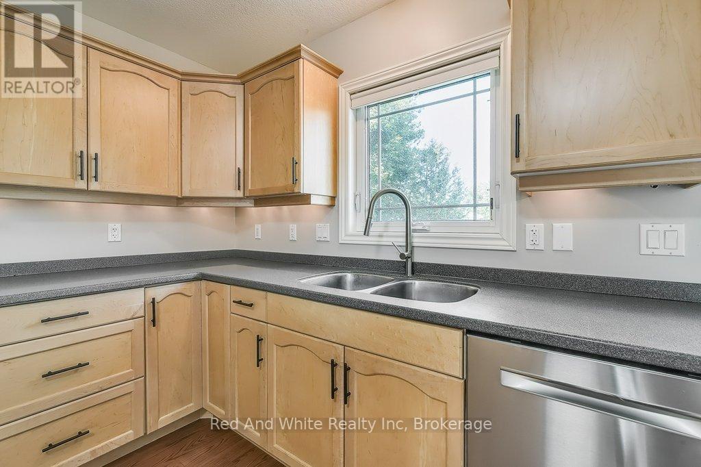 395 Bell Street, Minto, Ontario  N0G 2P0 - Photo 14 - X12397019