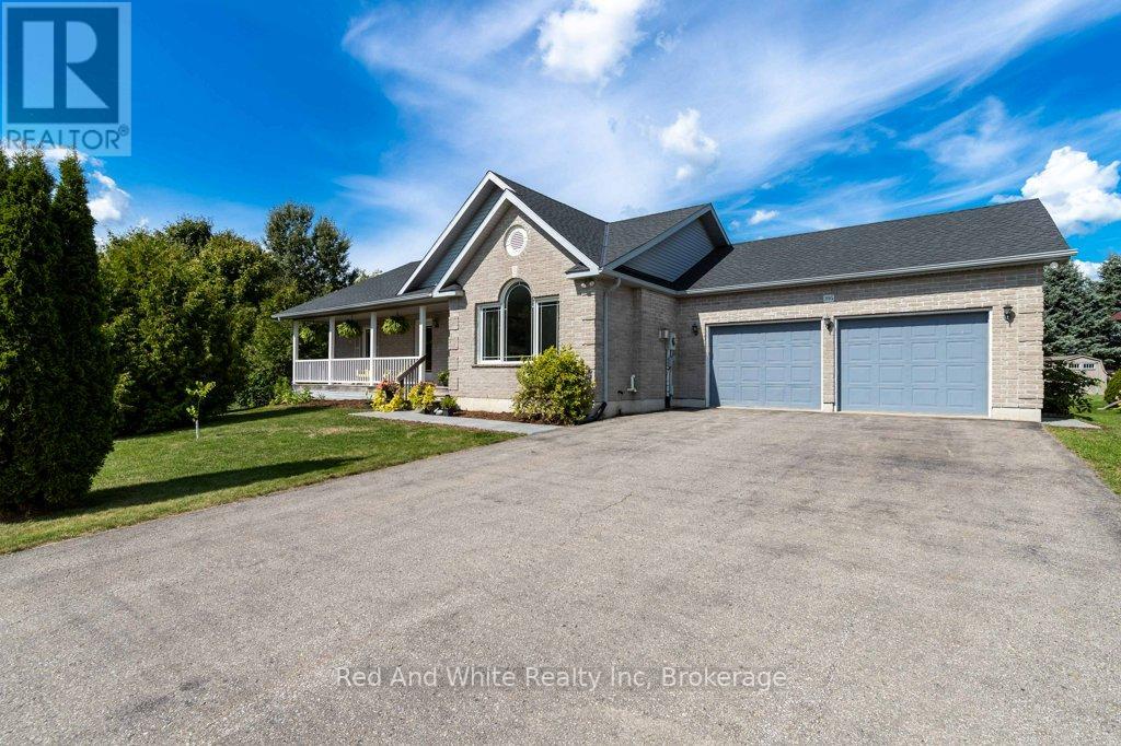 395 Bell Street, Minto, Ontario  N0G 2P0 - Photo 2 - X12397019