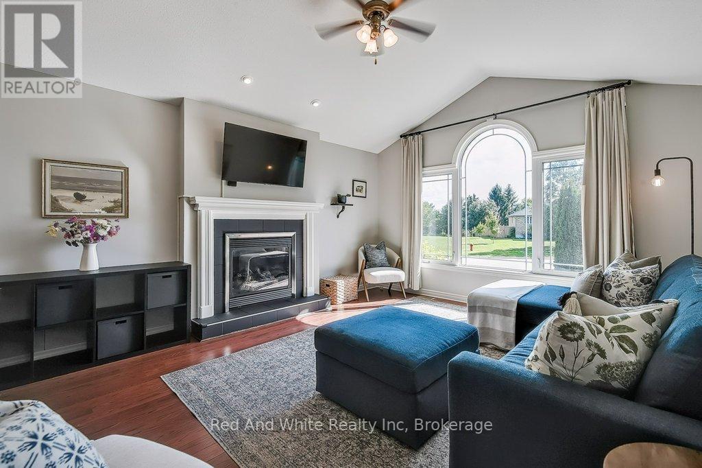 395 Bell Street, Minto, Ontario  N0G 2P0 - Photo 7 - X12397019