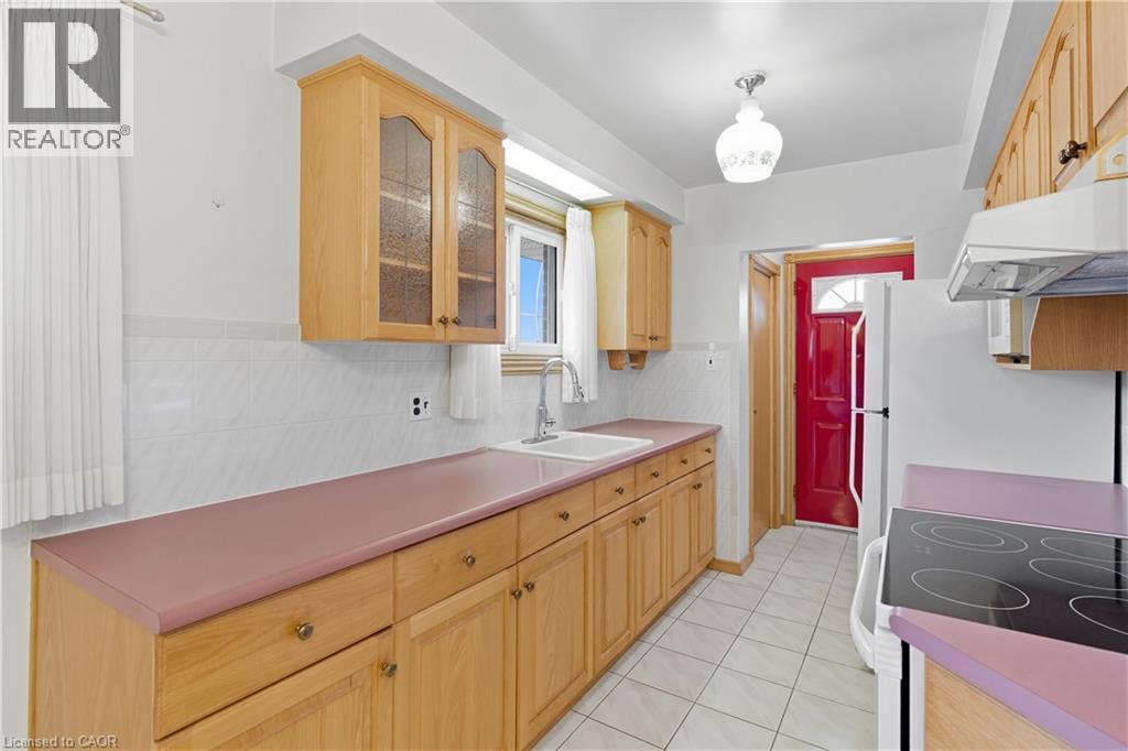 98 East 16th Street, Hamilton, Ontario  L9A 4J3 - Photo 13 - 40767422