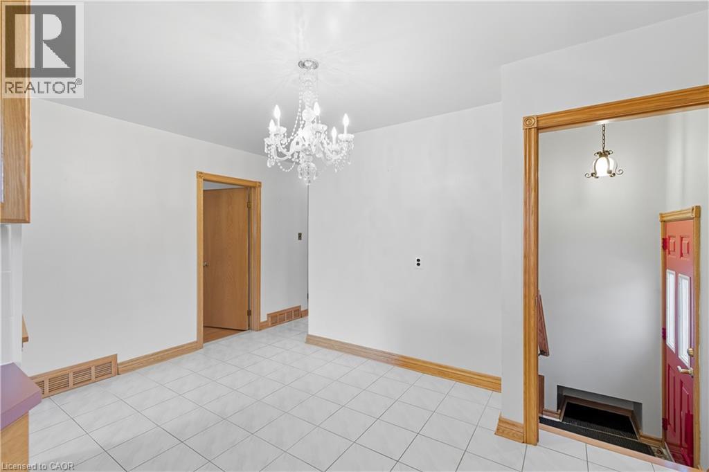 98 East 16th Street, Hamilton, Ontario  L9A 4J3 - Photo 17 - 40767422