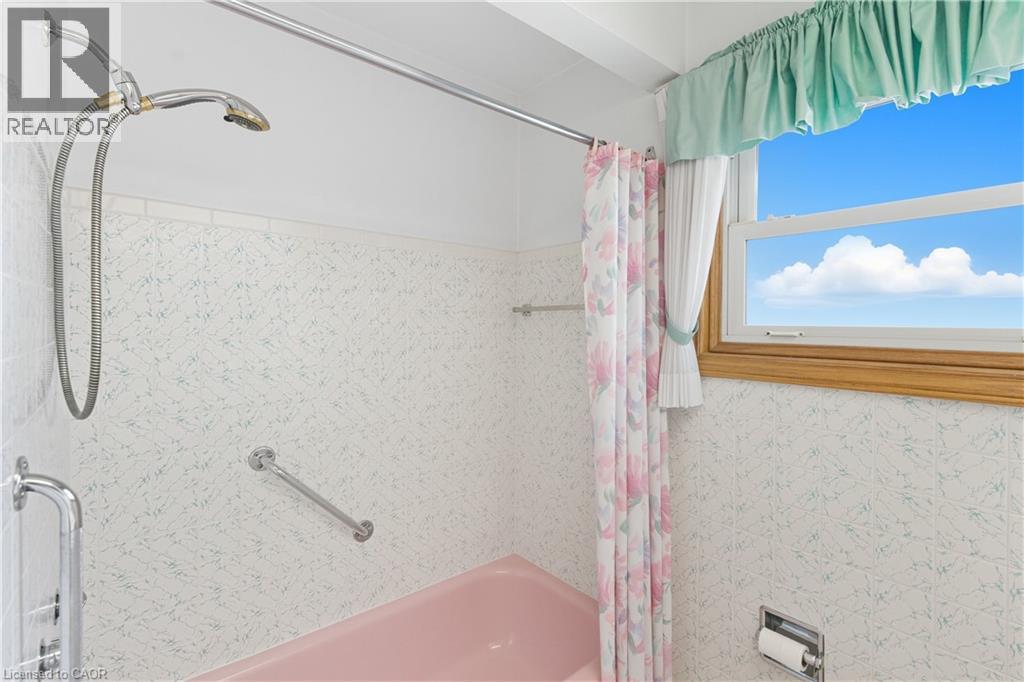 98 East 16th Street, Hamilton, Ontario  L9A 4J3 - Photo 25 - 40767422
