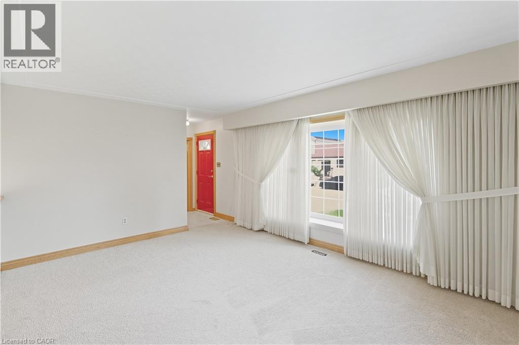 98 East 16th Street, Hamilton, Ontario  L9A 4J3 - Photo 6 - 40767422