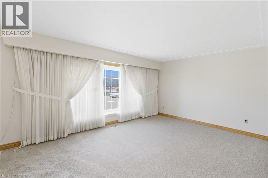 98 East 16th Street, Hamilton, Ontario  L9A 4J3 - Photo 7 - 40767422