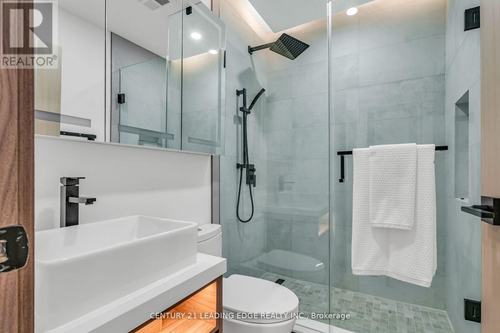 208 - 1 Watergarden Way, Toronto, Ontario  M2K 2Z7 - Photo 32 - C12396829