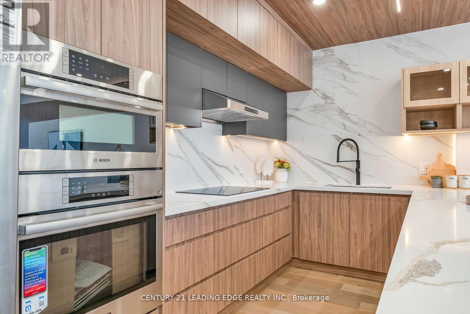 208 - 1 Watergarden Way, Toronto, Ontario  M2K 2Z7 - Photo 8 - C12396829