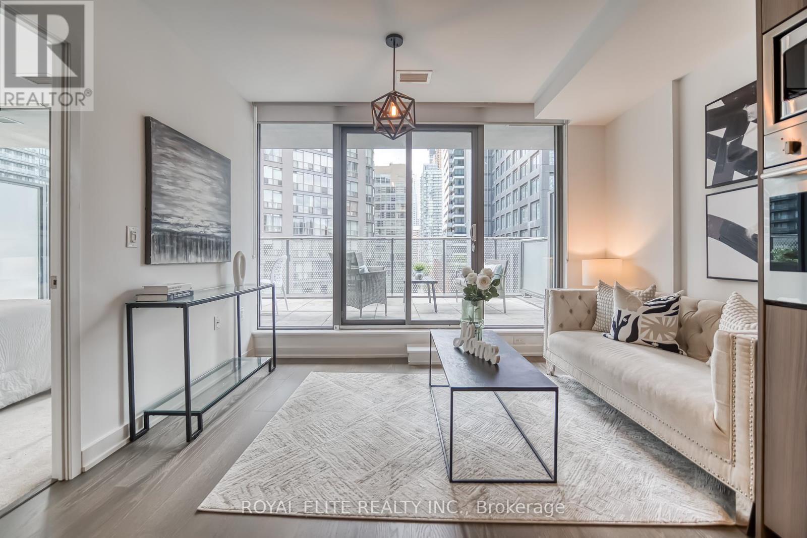 612 - 11 Wellesley Street W, Toronto, Ontario  M4Y 0G4 - Photo 17 - C12396862