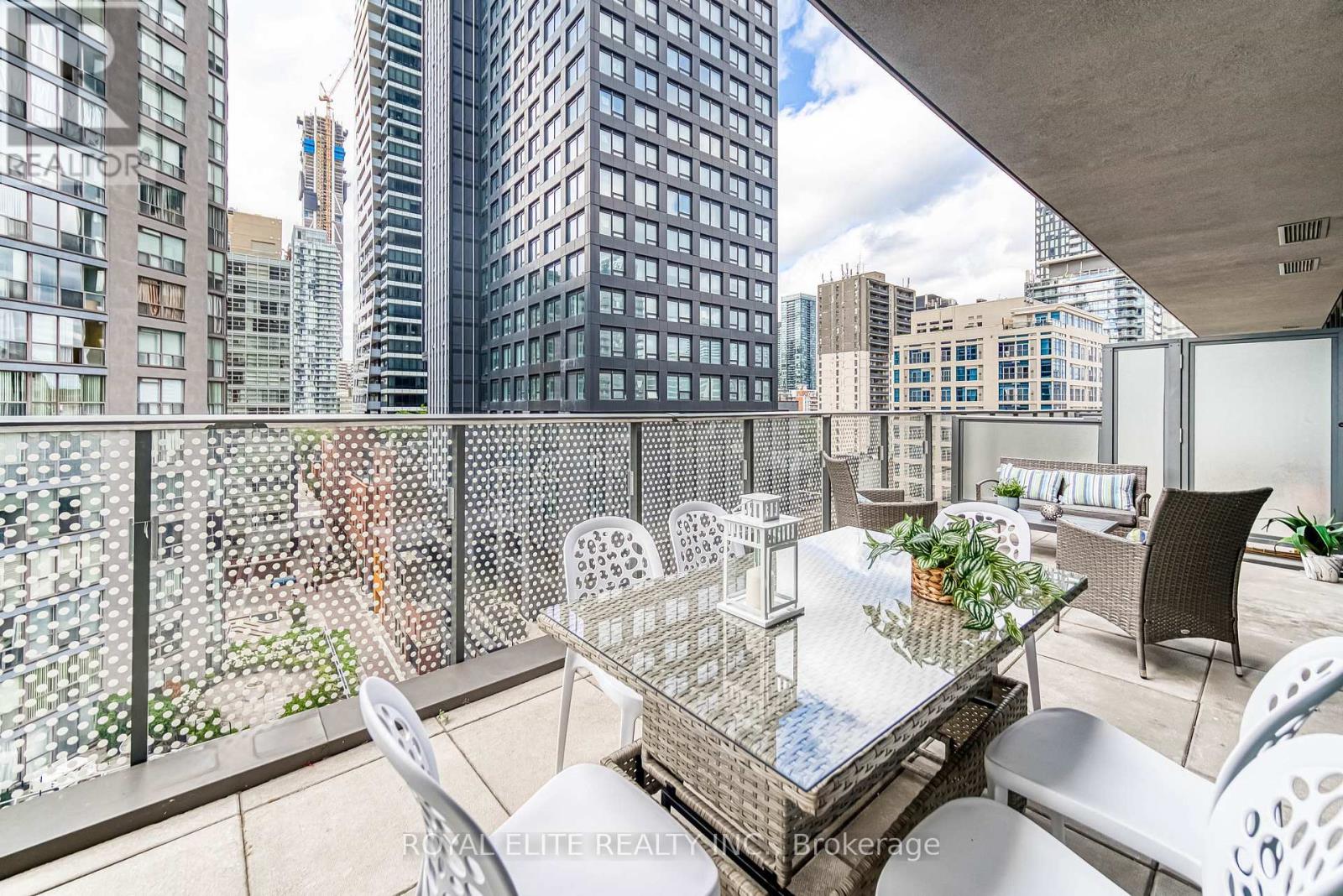 612 - 11 Wellesley Street W, Toronto, Ontario  M4Y 0G4 - Photo 28 - C12396862