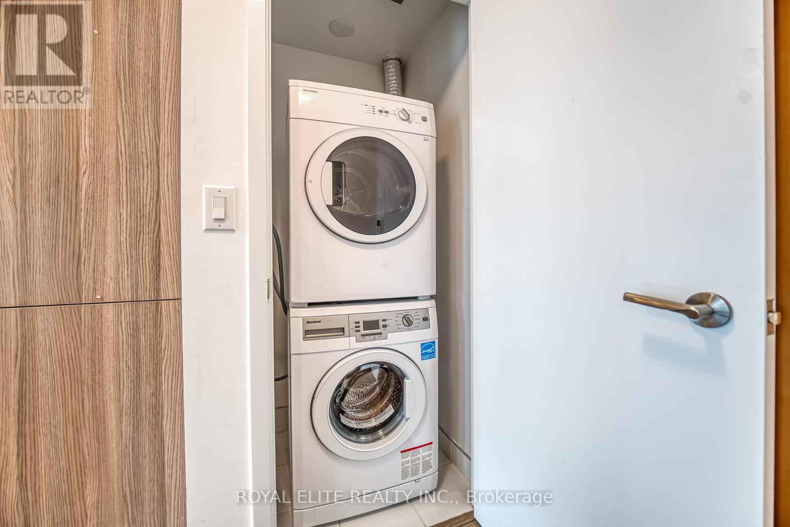 612 - 11 Wellesley Street W, Toronto, Ontario  M4Y 0G4 - Photo 30 - C12396862