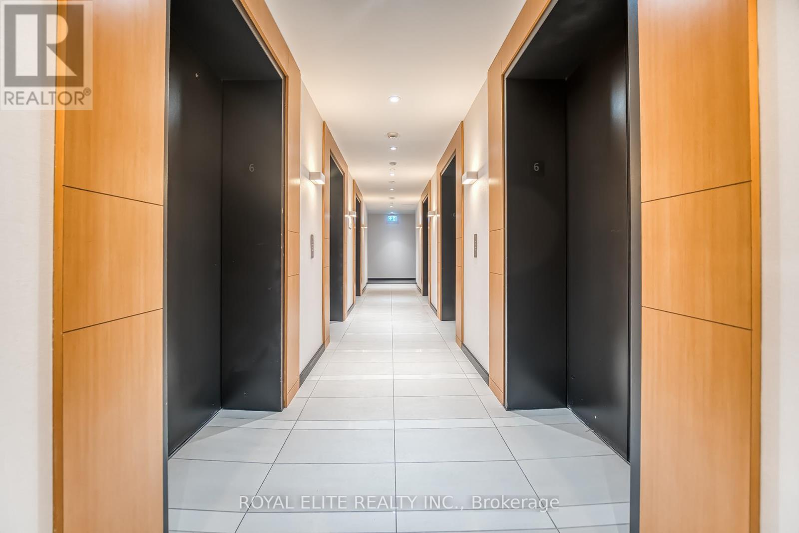 612 - 11 Wellesley Street W, Toronto, Ontario  M4Y 0G4 - Photo 6 - C12396862