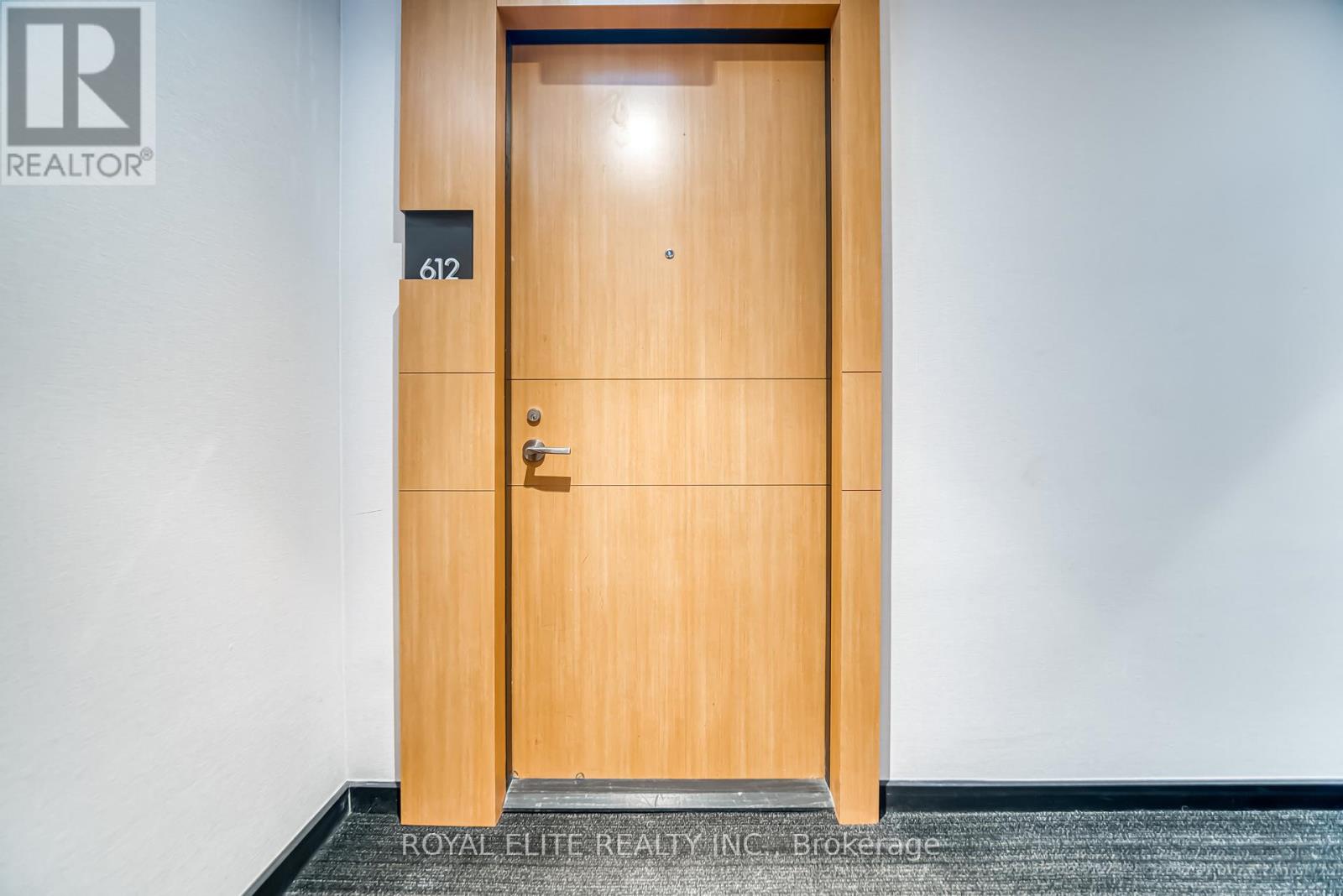 612 - 11 Wellesley Street W, Toronto, Ontario  M4Y 0G4 - Photo 7 - C12396862