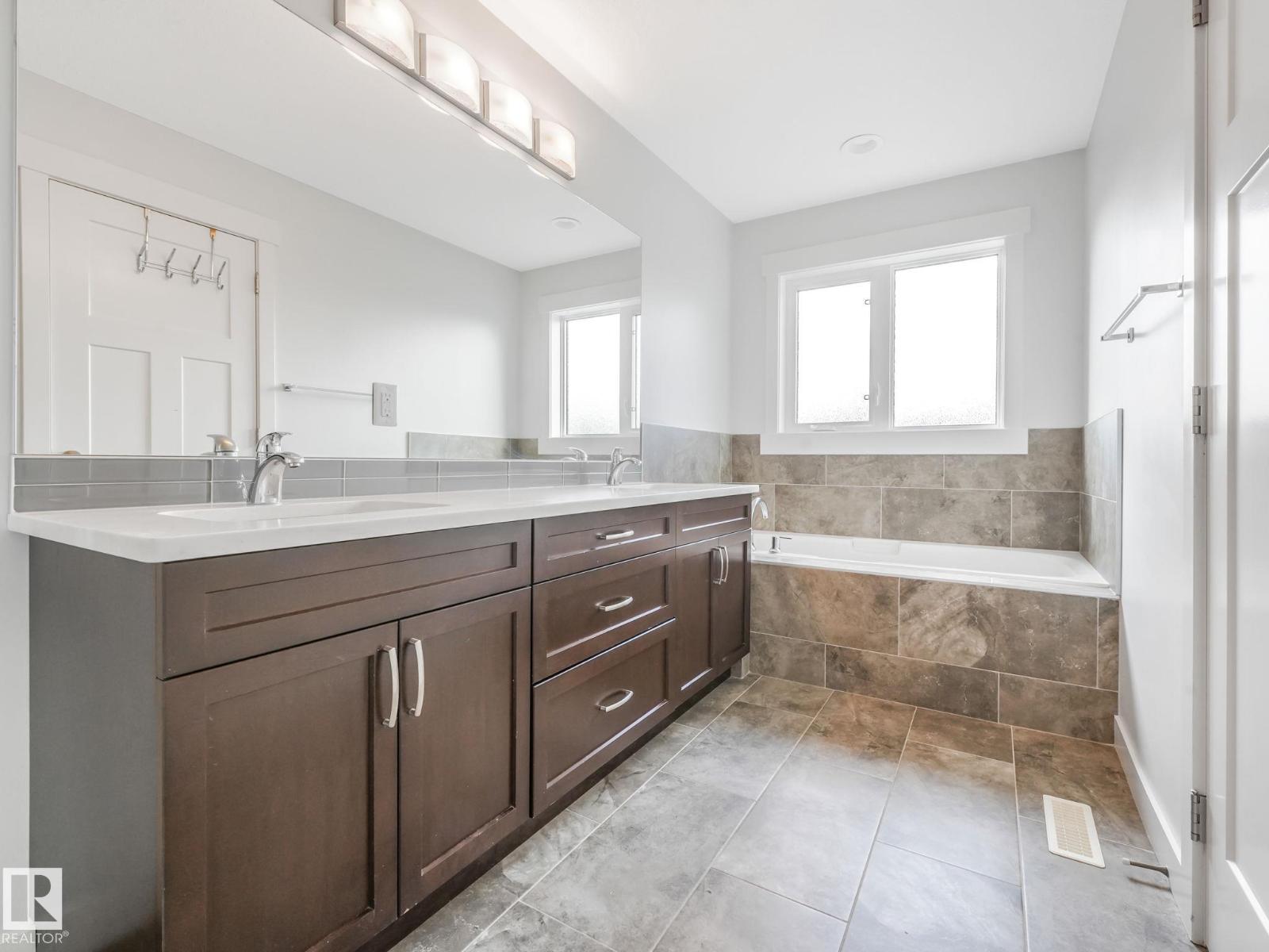 7941 83 Av Nw, Edmonton, Alberta  T6C 1A5 - Photo 28 - E4457192
