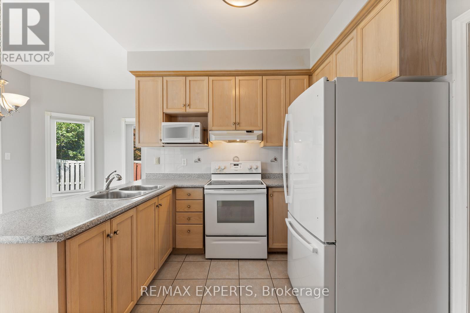157 Cherokee Drive, Vaughan, Ontario  L6A 2M7 - Photo 12 - N12396765