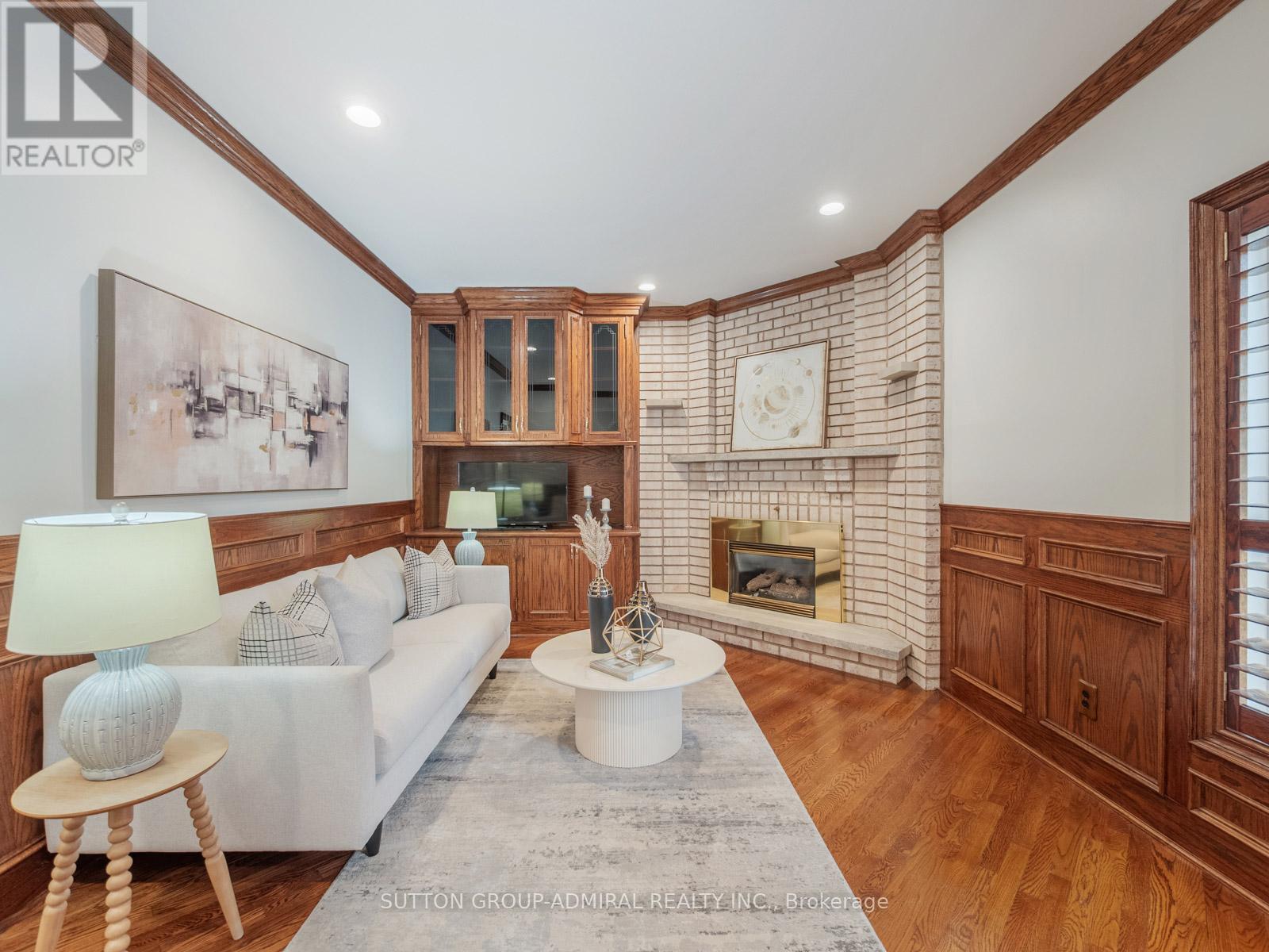 8 Tivoli Avenue, Richmond Hill, Ontario  L4C 0C6 - Photo 15 - N12396899