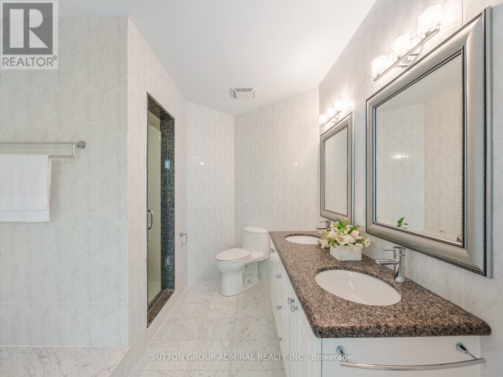 8 Tivoli Avenue, Richmond Hill, Ontario  L4C 0C6 - Photo 38 - N12396899