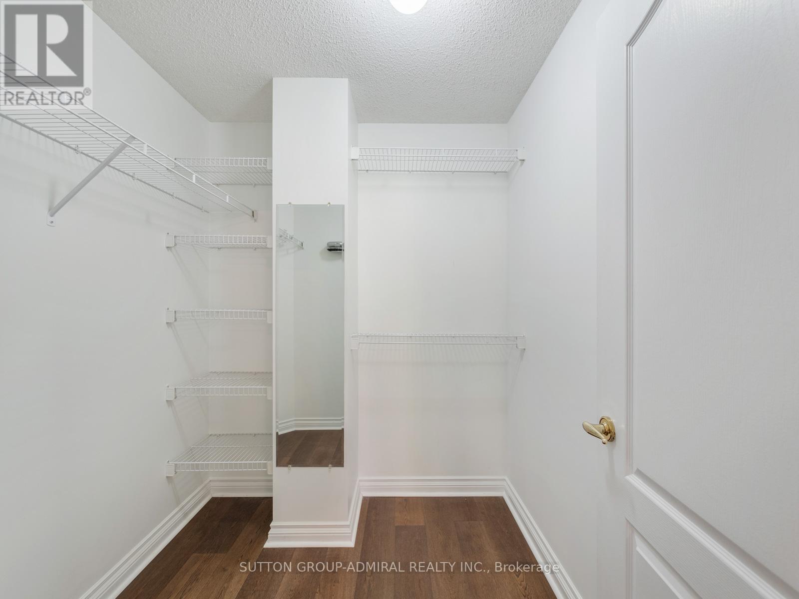 8 Tivoli Avenue, Richmond Hill, Ontario  L4C 0C6 - Photo 39 - N12396899