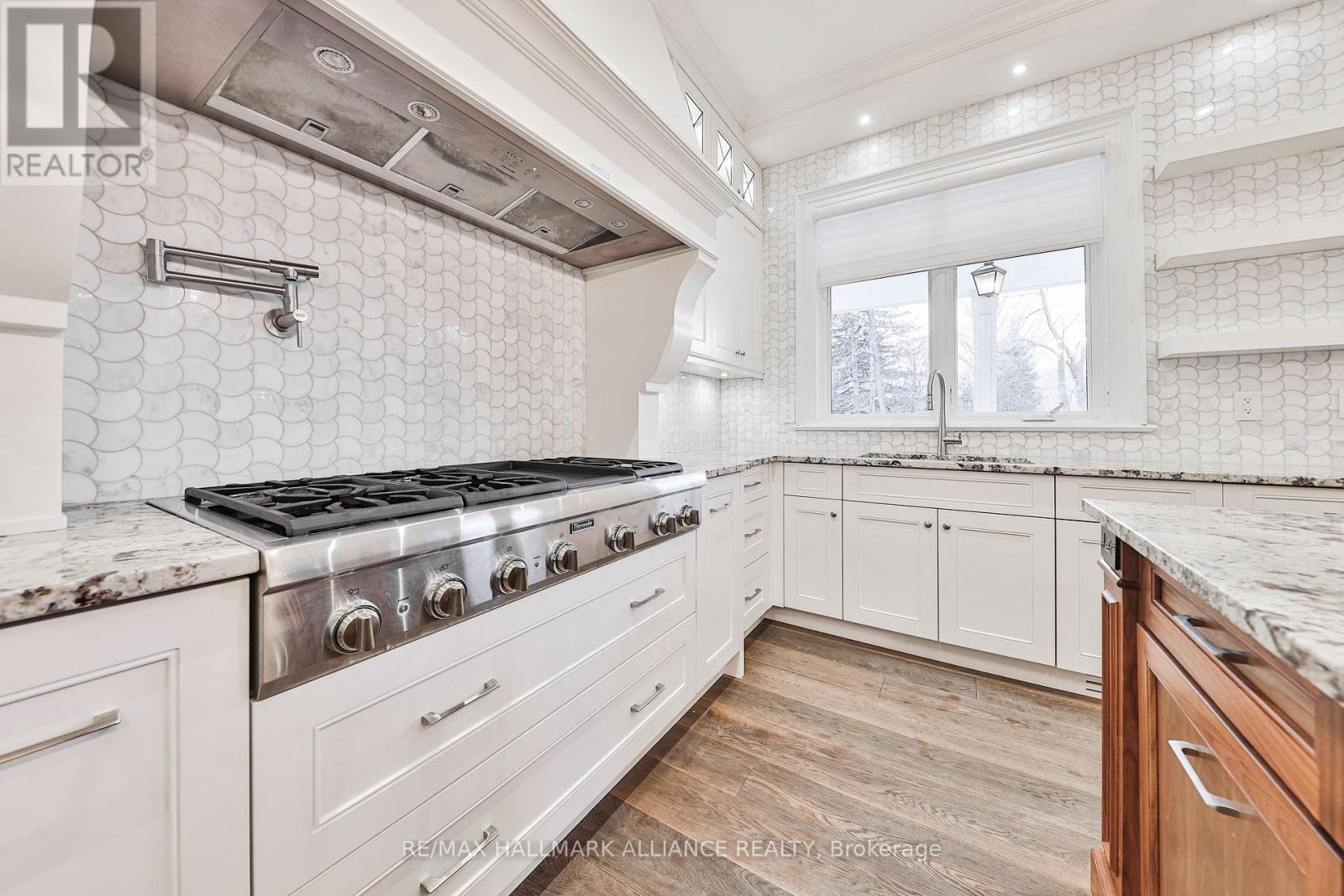 482 Morrison Road, Oakville, Ontario  L6J 4K5 - Photo 12 - W12396118
