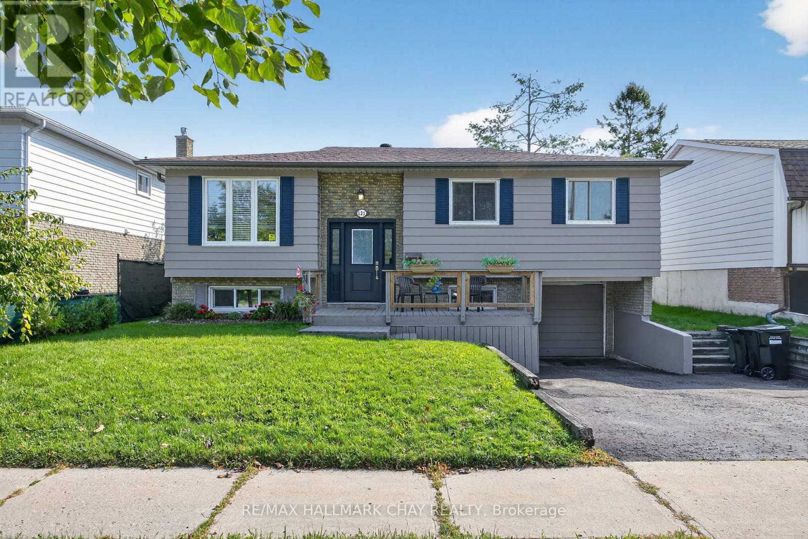 121 MARSHALL STREET, Barrie, Ontario