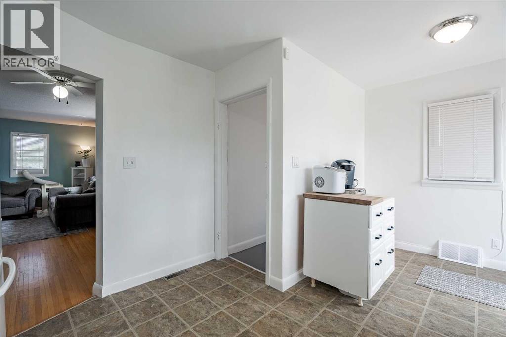 841 E Nanton Street, Carstairs, Alberta  T0M 0N0 - Photo 14 - A2234947