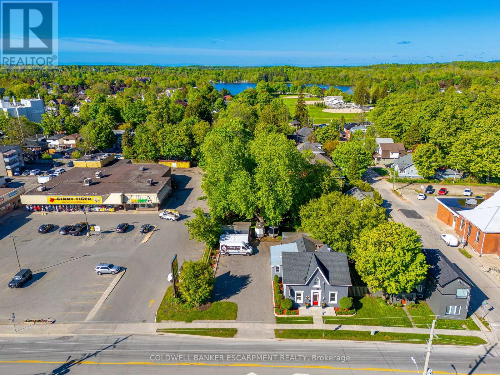 28 MAIN STREET N, Halton Hills, Ontario