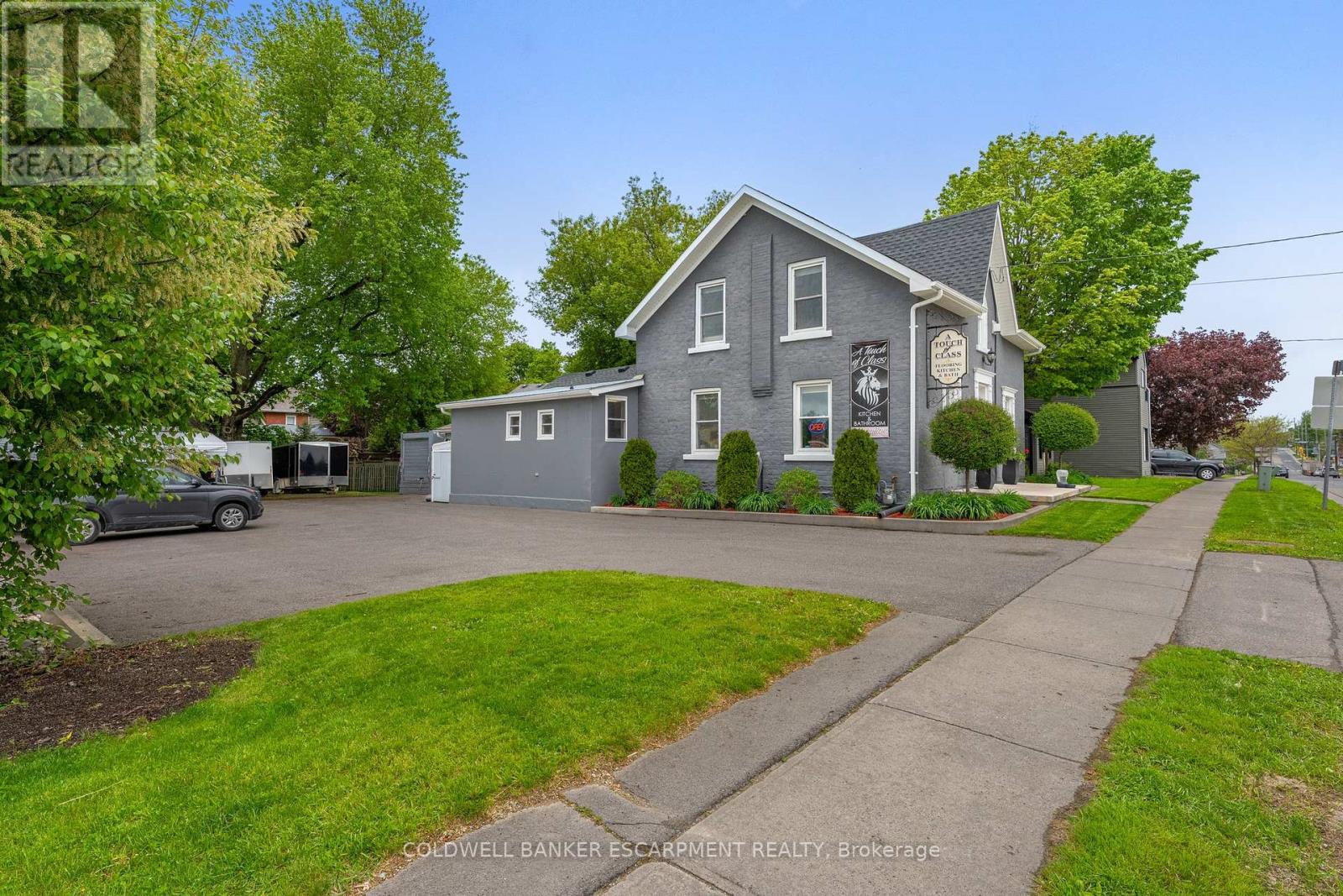 28 MAIN STREET N, Halton Hills, Ontario