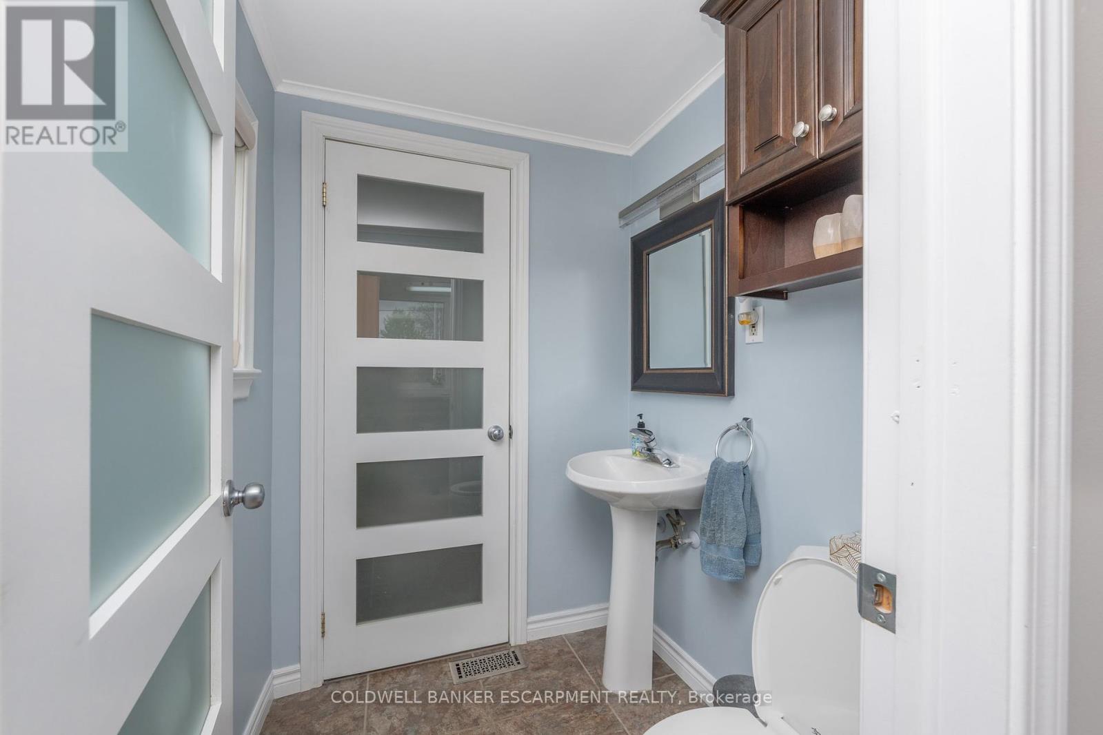 28 Main Street N, Halton Hills, Ontario  L7J 1W1 - Photo 17 - W12396782