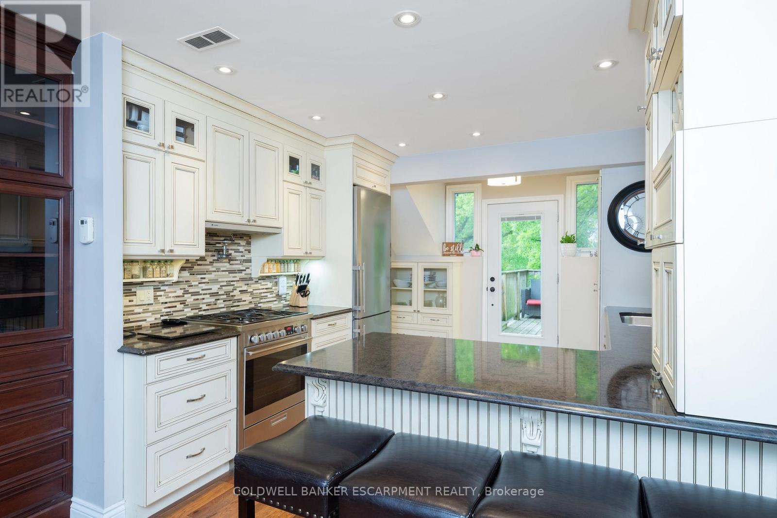 28 Main Street N, Halton Hills, Ontario  L7J 1W1 - Photo 23 - W12396782