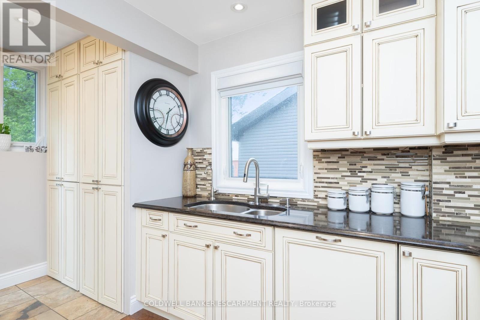 28 Main Street N, Halton Hills, Ontario  L7J 1W1 - Photo 28 - W12396782